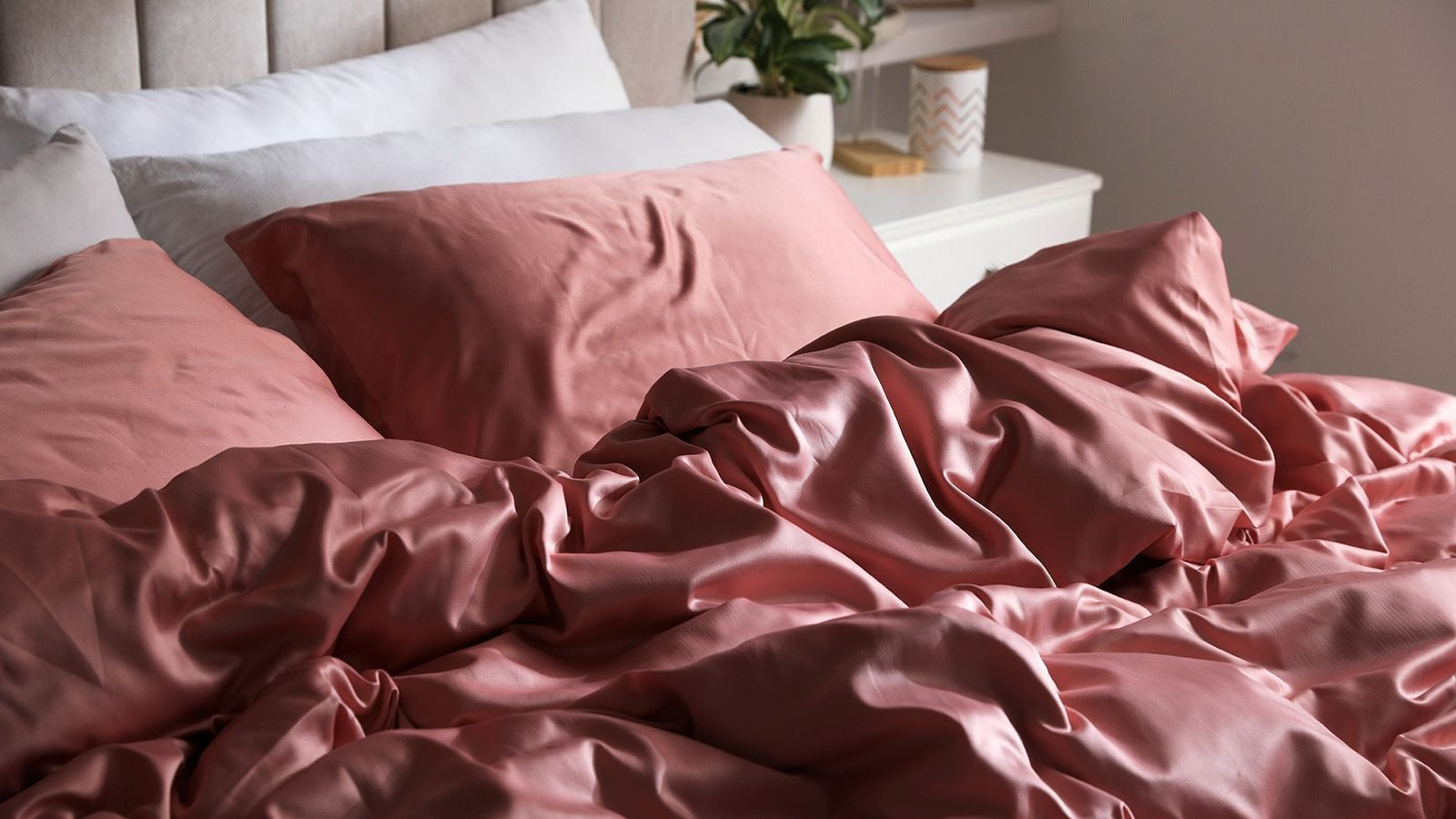 Image of silk bedding sheet